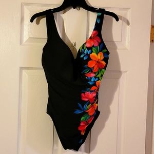 Beautiful  one Piece Bathingsuite